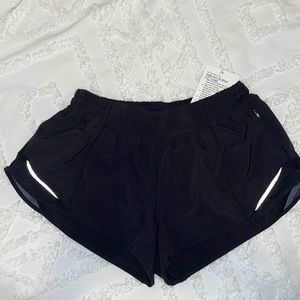 Black Lululemon Hotty Hot Short 2.5”